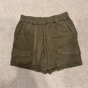 Sanctuary Olive Cargo Shorts -women’s